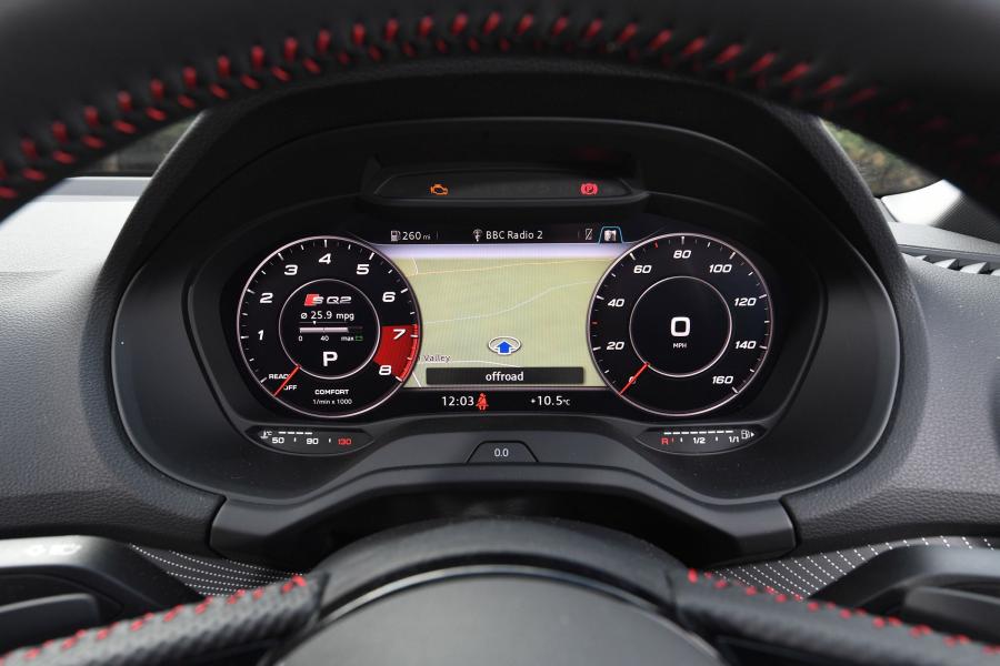 Панель приборов Audi SQ2 2019 года  (UK) (фото 5 из 41)